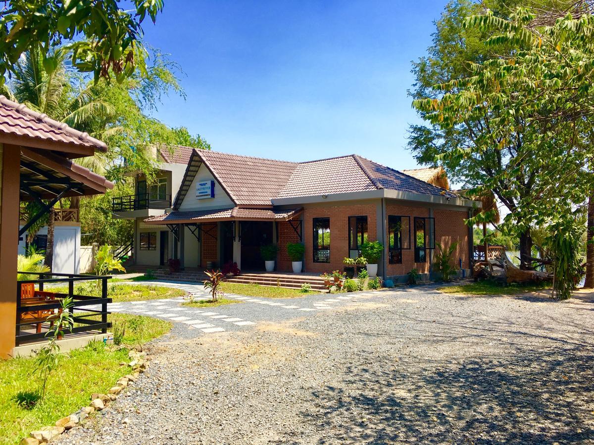 Salty River Resort Kampot Eksteriør billede